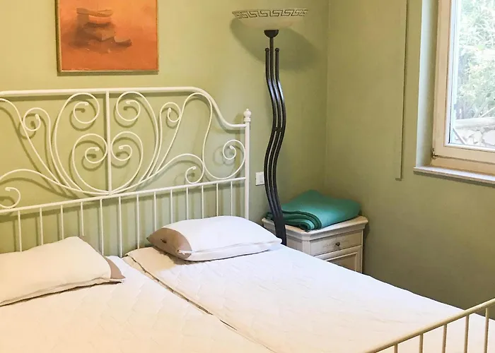 1 Bedroom Lovely In *
